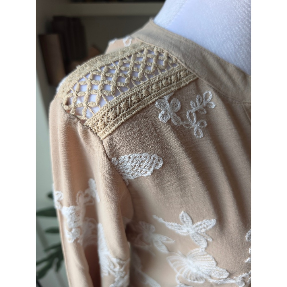 Kindred Tan Embroidered Butterfly Floral Tunic Top Crochet Shoulder Boho NWT 2XL - Picture 2 of 8